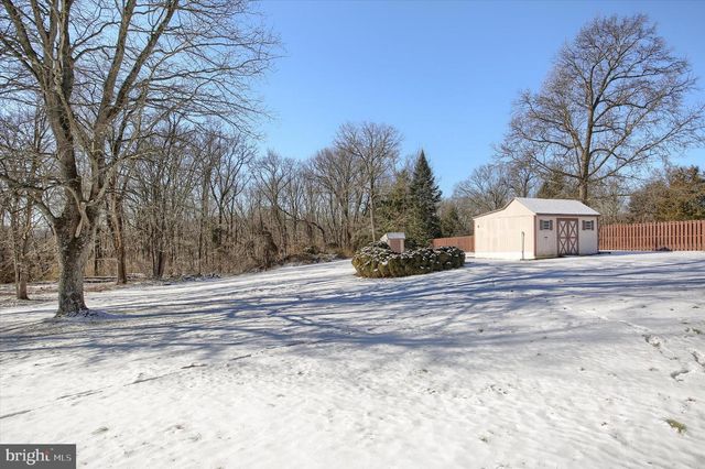 17 PINETREE DR, Duncannon, PA 17020