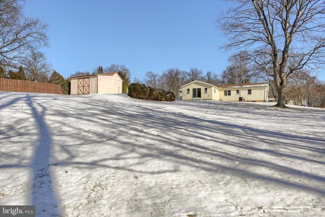 17 PINETREE DR, Duncannon, PA 17020