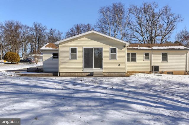 17 PINETREE DR, Duncannon, PA 17020