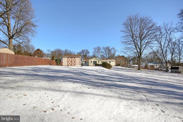 17 PINETREE DR, Duncannon, PA 17020