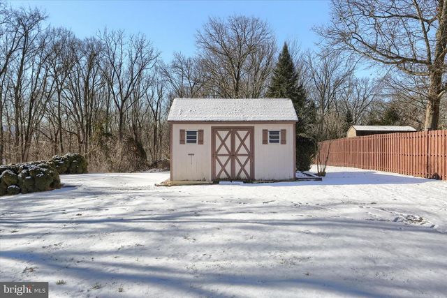 17 PINETREE DR, Duncannon, PA 17020