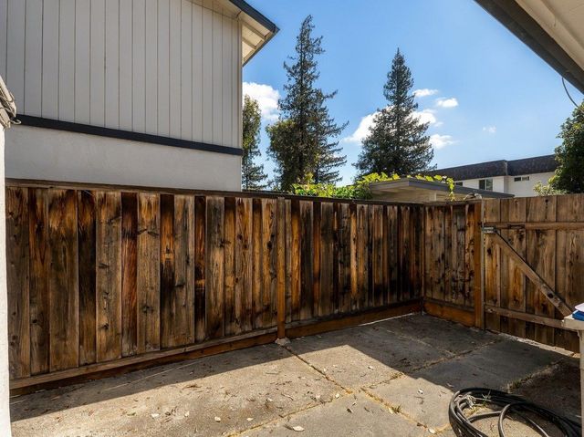 2037 Liberia, San Jose, CA 95116