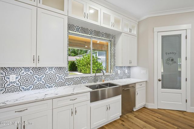 720 ARTHUR MOORE Drive, Green Cove Springs, FL 32043