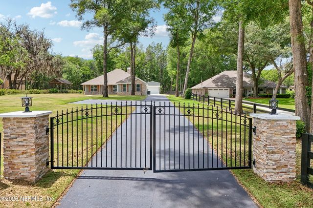 720 ARTHUR MOORE Drive, Green Cove Springs, FL 32043