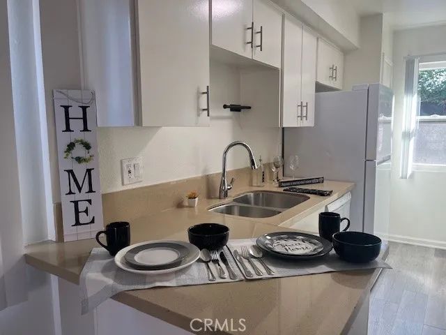 44220 San Pablo Avenue 4, Palm Desert, CA 92260