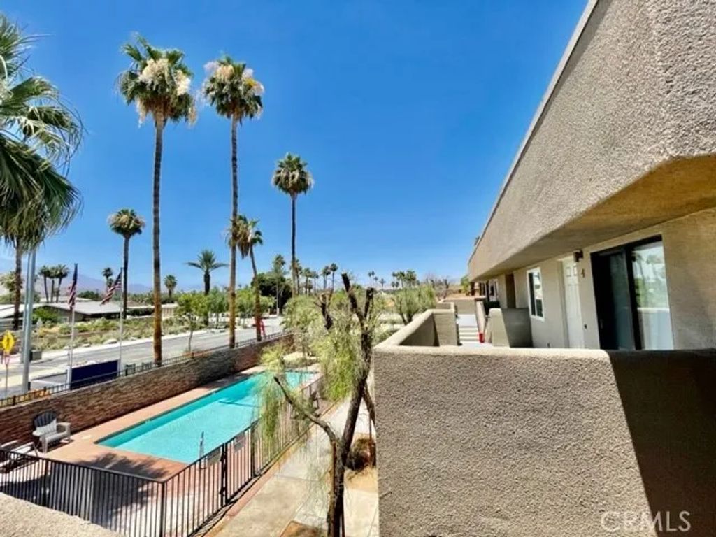 44220 San Pablo Avenue 4, Palm Desert, CA 92260
