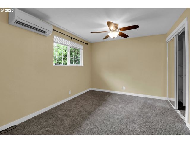 1097 LEIGH St, Eugene, OR 97401
