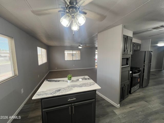 10701 N 99 Avenue 209, Peoria, AZ 85345