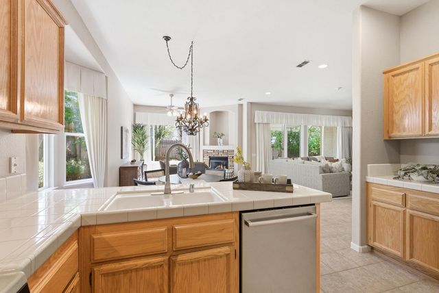 3005 Crestwood Way, Rocklin, CA 95765