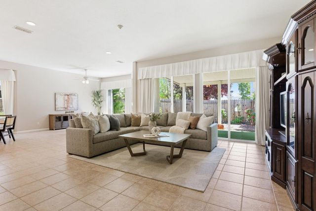 3005 Crestwood Way, Rocklin, CA 95765
