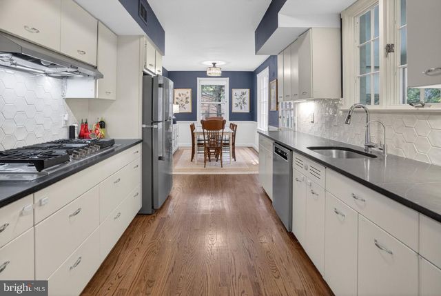 5973 SEARL TER, Bethesda, MD 20816