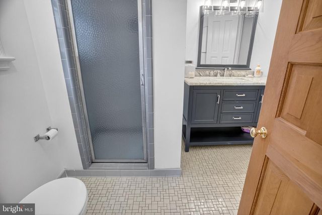 5973 SEARL TER, Bethesda, MD 20816