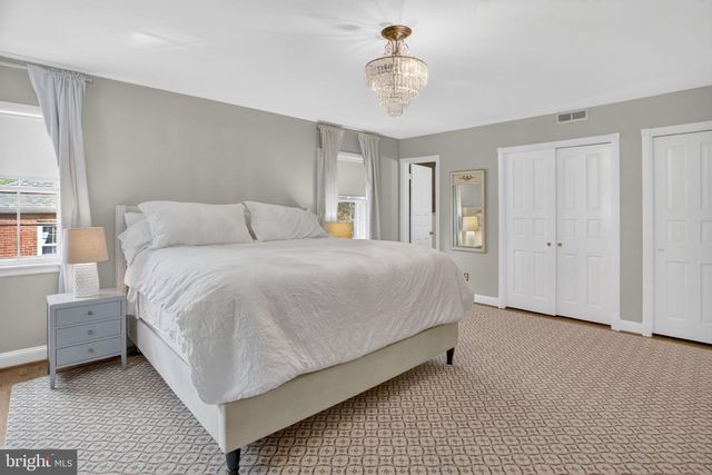 5973 SEARL TER, Bethesda, MD 20816