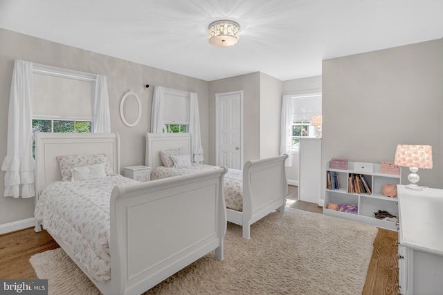 5973 SEARL TER, Bethesda, MD 20816