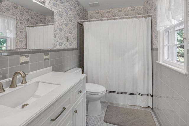 5973 SEARL TER, Bethesda, MD 20816