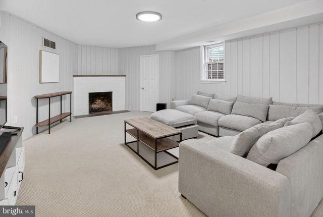 5973 SEARL TER, Bethesda, MD 20816
