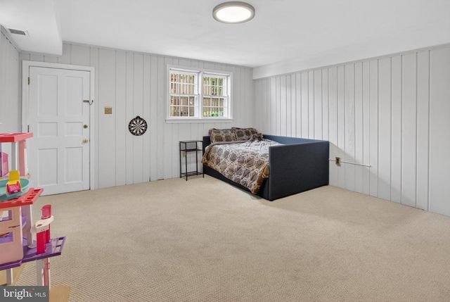 5973 SEARL TER, Bethesda, MD 20816