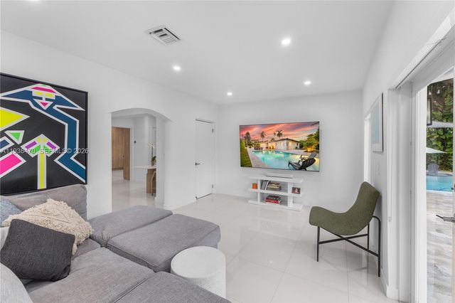 741 NE 87th St, Miami, FL 33138