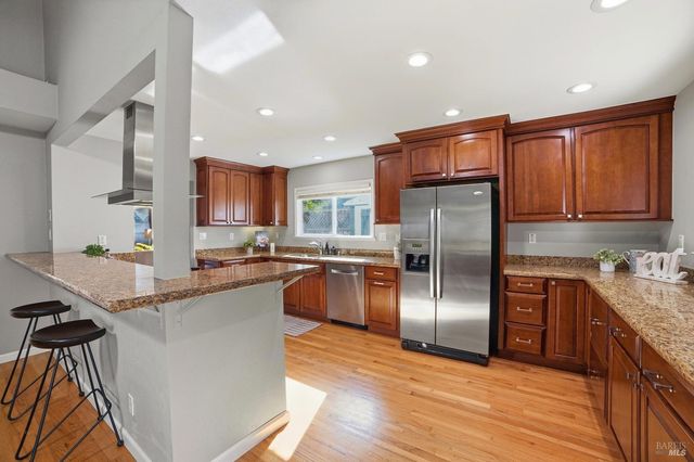 110 Silverbell Ct, Windsor, CA 95492