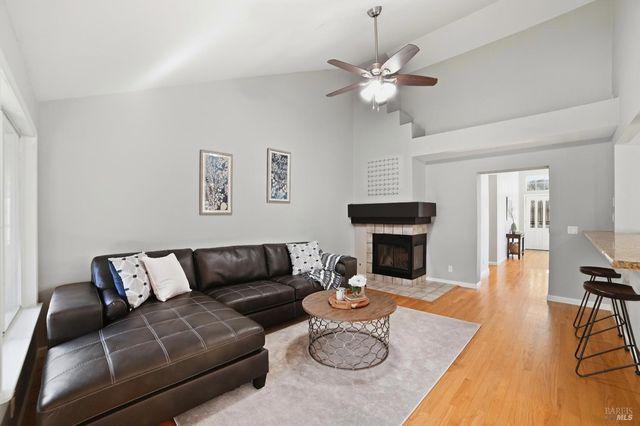 110 Silverbell Ct, Windsor, CA 95492