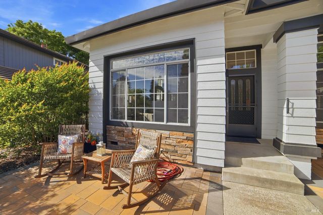 110 Silverbell Ct, Windsor, CA 95492