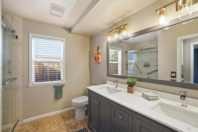 110 Silverbell Ct, Windsor, CA 95492