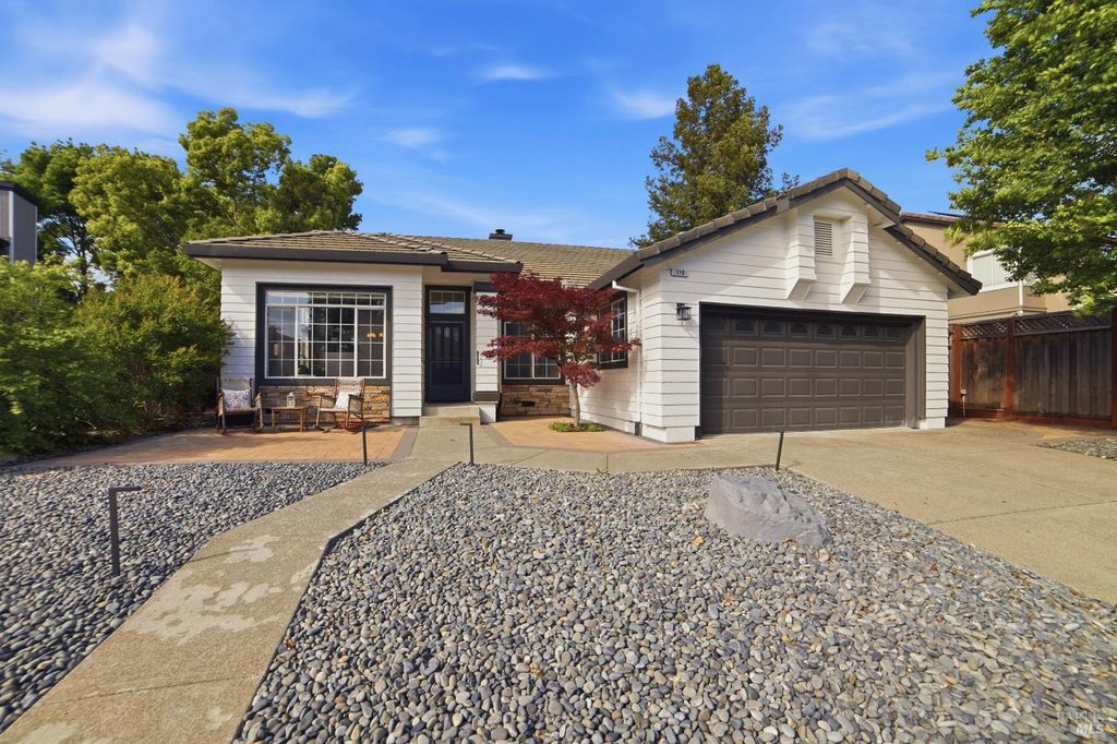 110 Silverbell Ct, Windsor, CA 95492