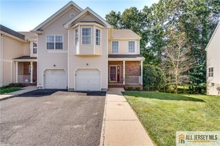 9 E Burgess Drive 9, Piscataway, NJ 08854