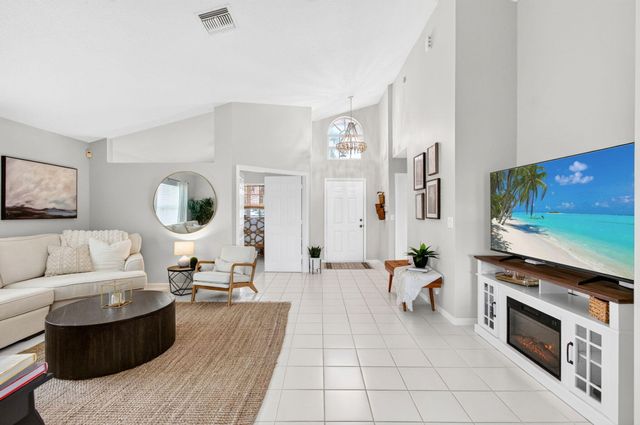 7671 Stirling Bridge Boulevard N, Delray Beach, FL 33446