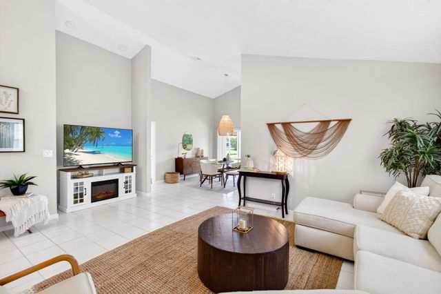 7671 Stirling Bridge Boulevard N, Delray Beach, FL 33446