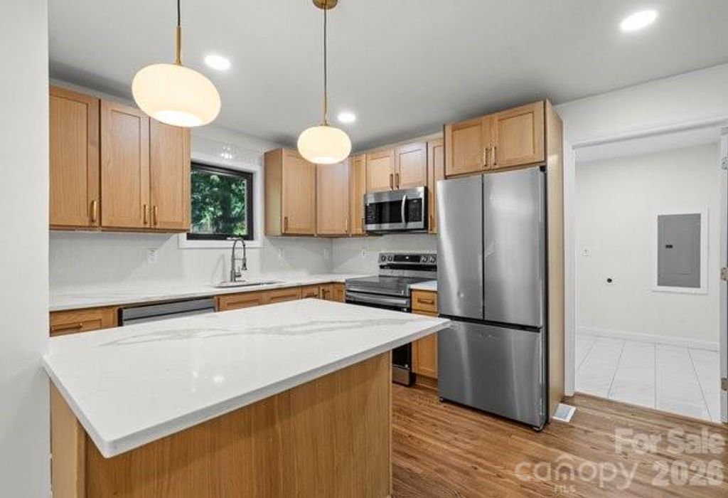 2430 Dora Drive, Charlotte, NC 28215