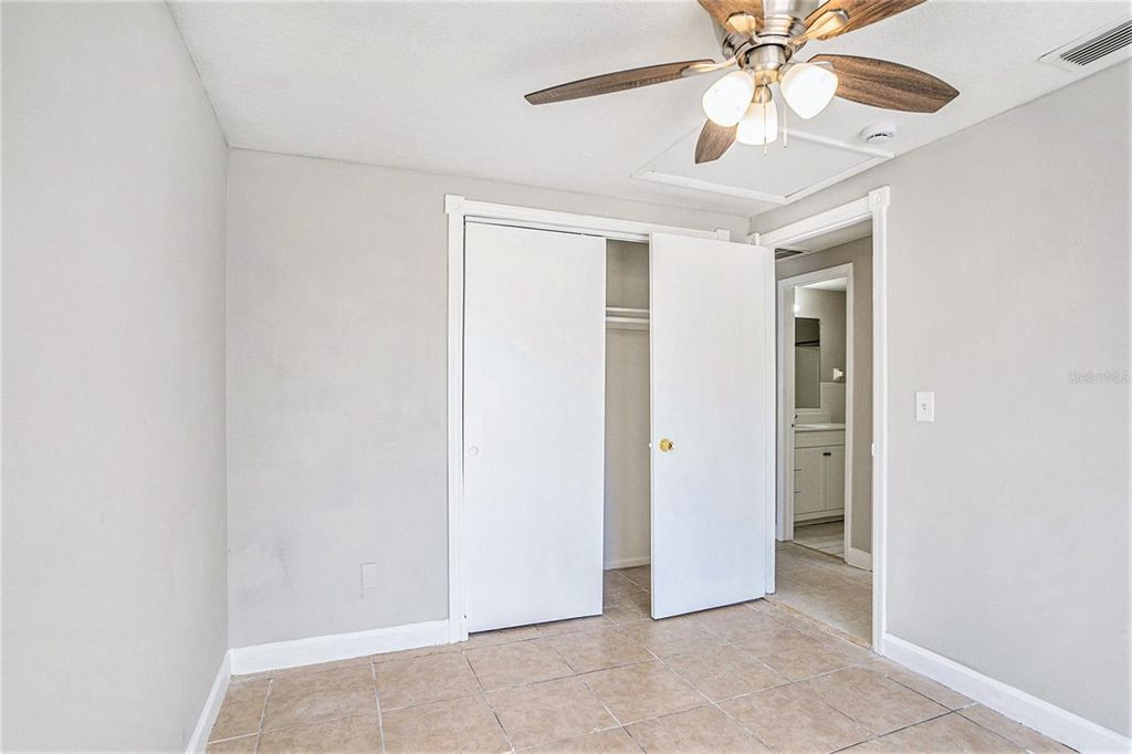 Image 17 of property listing at 8234 RAVENCROFT DRIVE, Tampa, FL 33615