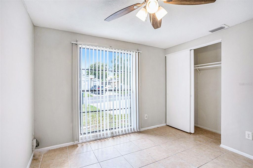 Image 20 of property listing at 8234 RAVENCROFT DRIVE, Tampa, FL 33615