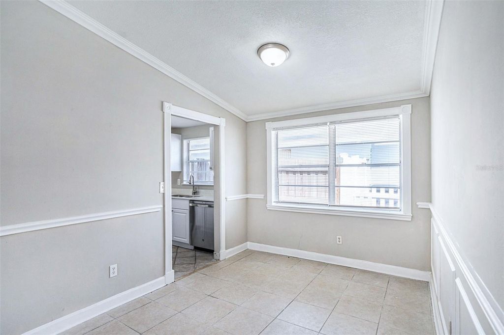 Image 9 of property listing at 8234 RAVENCROFT DRIVE, Tampa, FL 33615