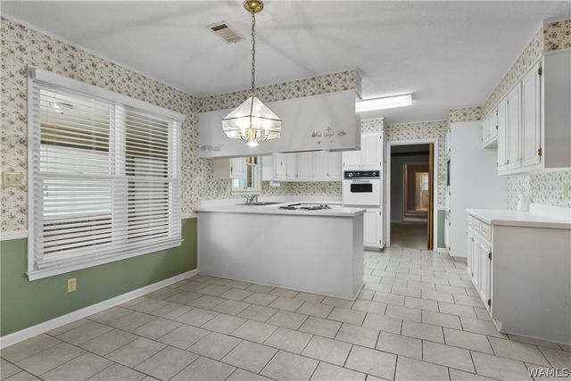 160 Pine Ridge, Moundville, AL 35474