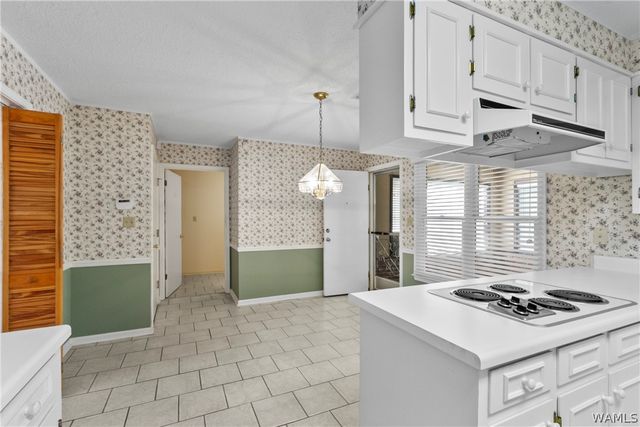 160 Pine Ridge, Moundville, AL 35474