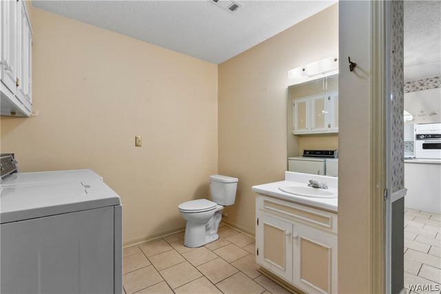 160 Pine Ridge, Moundville, AL 35474