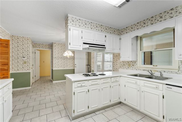 160 Pine Ridge, Moundville, AL 35474