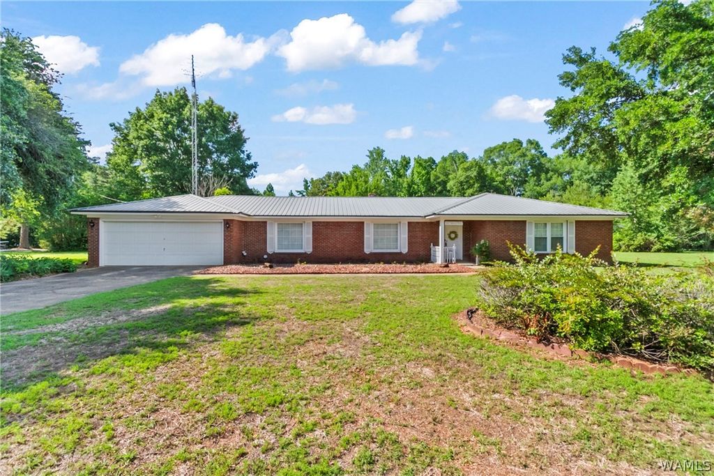 160 Pine Ridge, Moundville, AL 35474