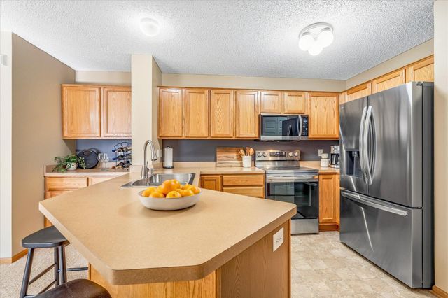 6174 Maclynn Avenue NE, Otsego, MN 55301