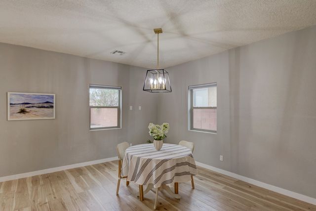 3253 Llano Vista Loop NE, Rio Rancho, NM 87124