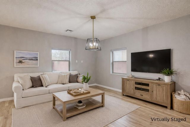 3253 Llano Vista Loop NE, Rio Rancho, NM 87124