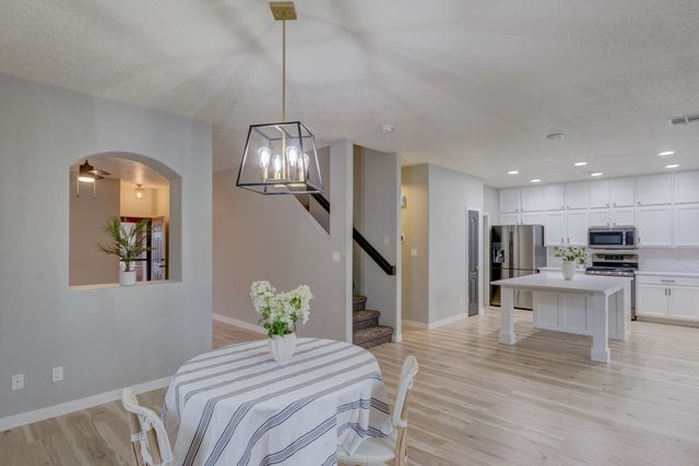 3253 Llano Vista Loop NE, Rio Rancho, NM 87124