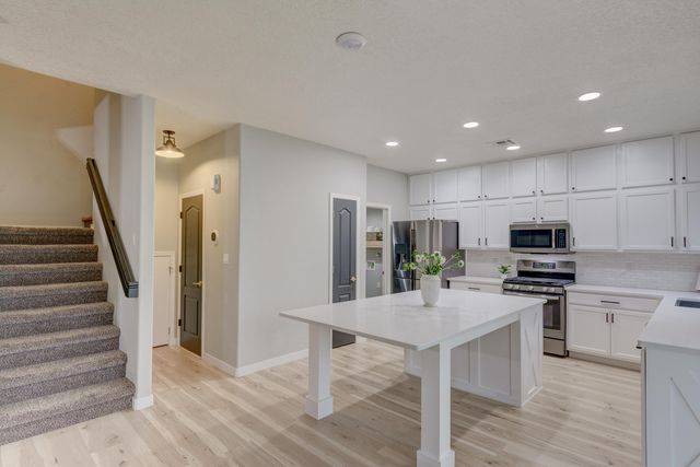 3253 Llano Vista Loop NE, Rio Rancho, NM 87124