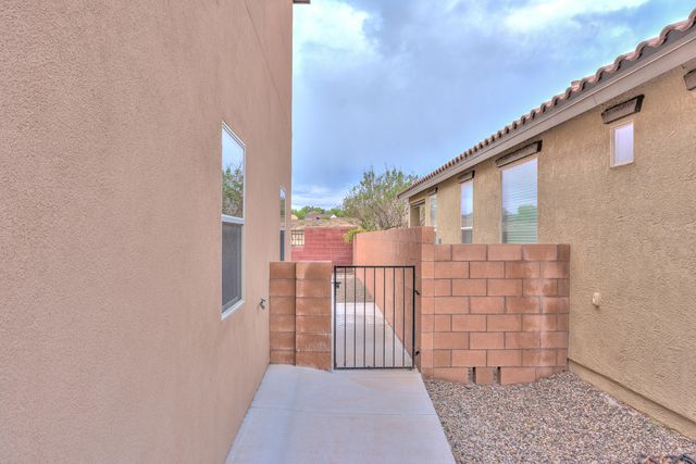 3253 Llano Vista Loop NE, Rio Rancho, NM 87124
