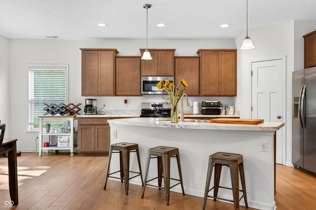 48 Manchester Drive, Trafalgar, IN 46181