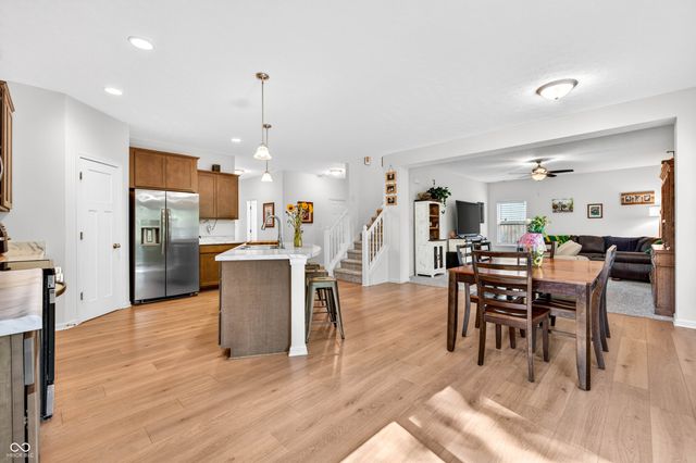 48 Manchester Drive, Trafalgar, IN 46181