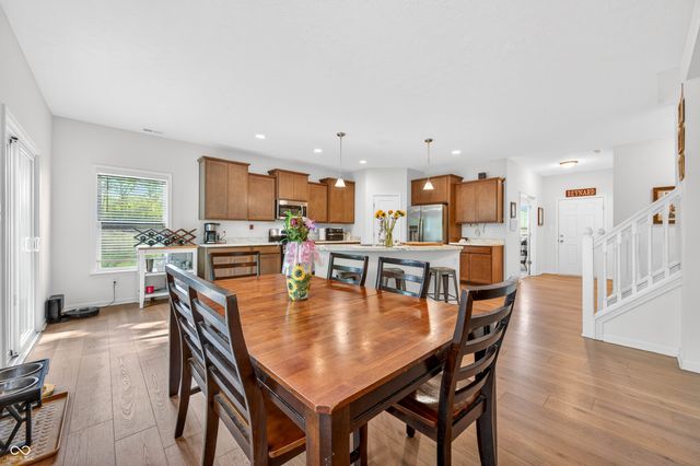 48 Manchester Drive, Trafalgar, IN 46181