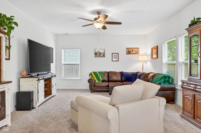 48 Manchester Drive, Trafalgar, IN 46181