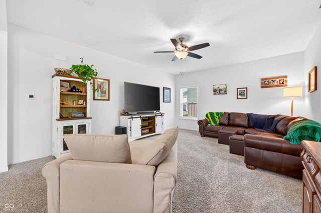 48 Manchester Drive, Trafalgar, IN 46181